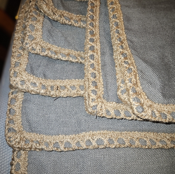 BIG PRICE DROP!!  QTY 6 - 20X20 / QTY 2 - 18X18 SOFA PILLOW COVERS GRAY & TAUPE - Picture 8 of 8